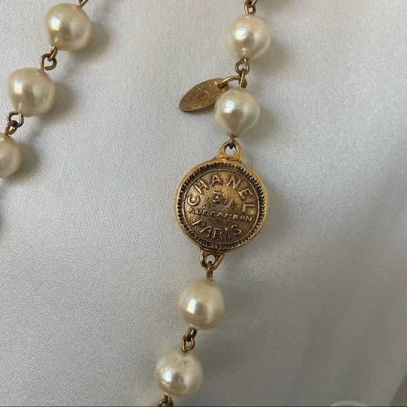 Chanel Vintage Pearls - Picture 2 of 3